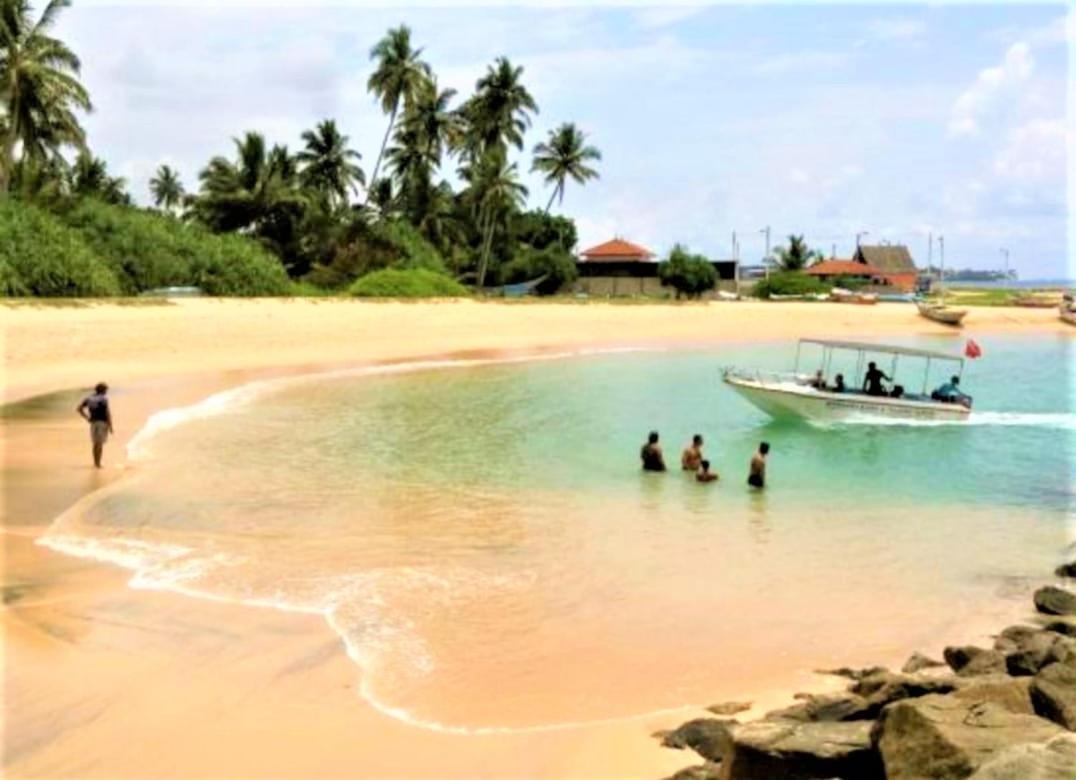 Sea Shell Villa Hikkaduwa 2 Separate Cabanas Ocean Front Villa Exterior foto