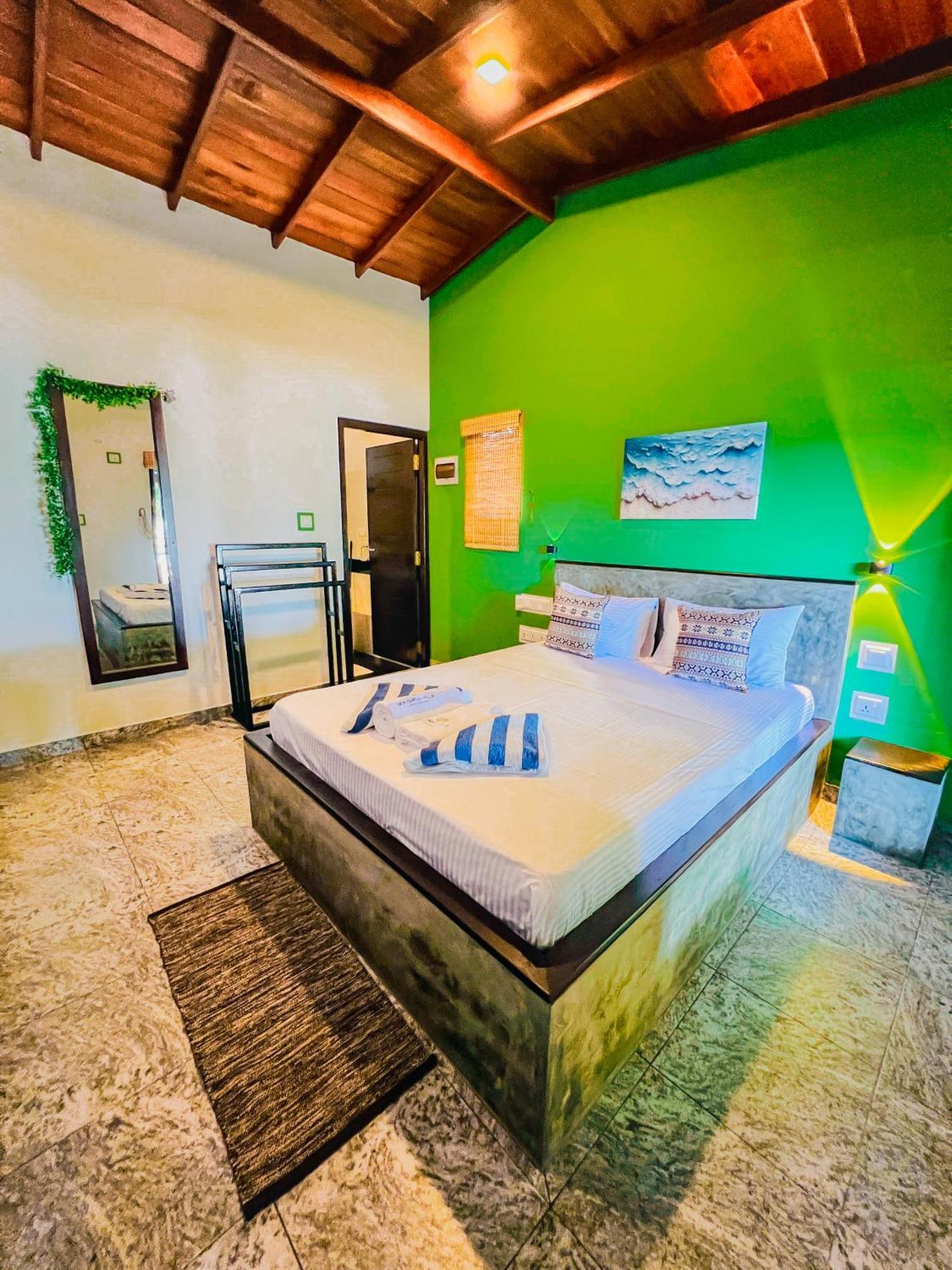 Sea Shell Villa Hikkaduwa 2 Separate Cabanas Ocean Front Villa Exterior foto