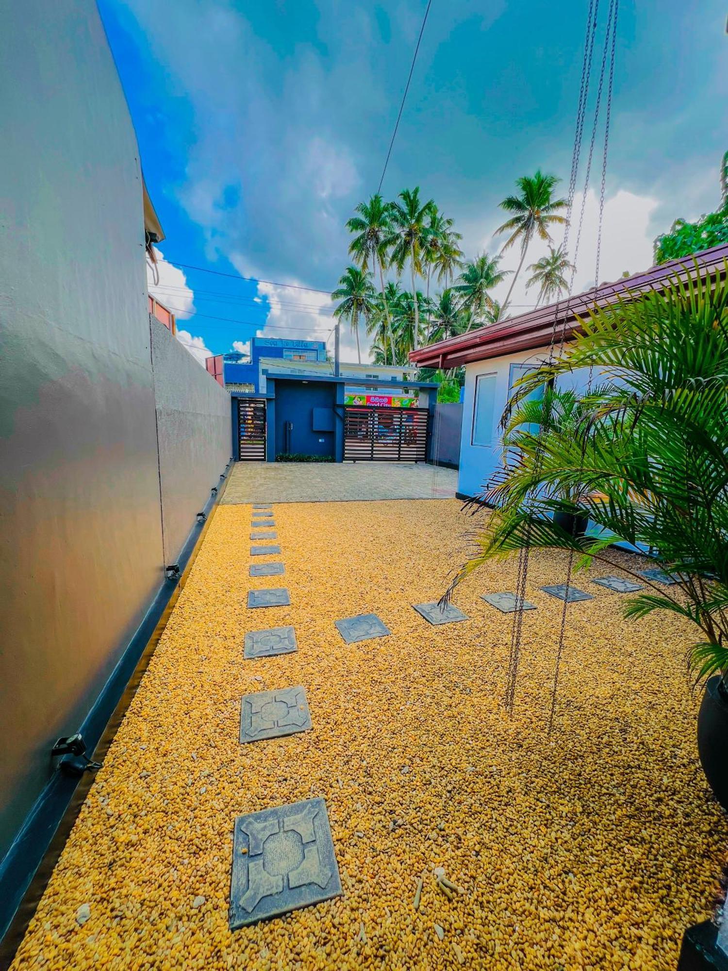 Sea Shell Villa Hikkaduwa 2 Separate Cabanas Ocean Front Villa Exterior foto